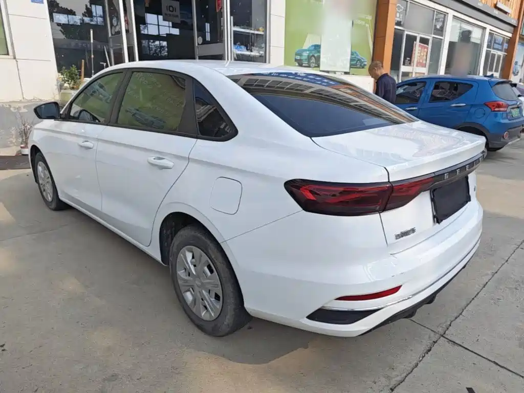 Photo 5 - Geely Emgrand