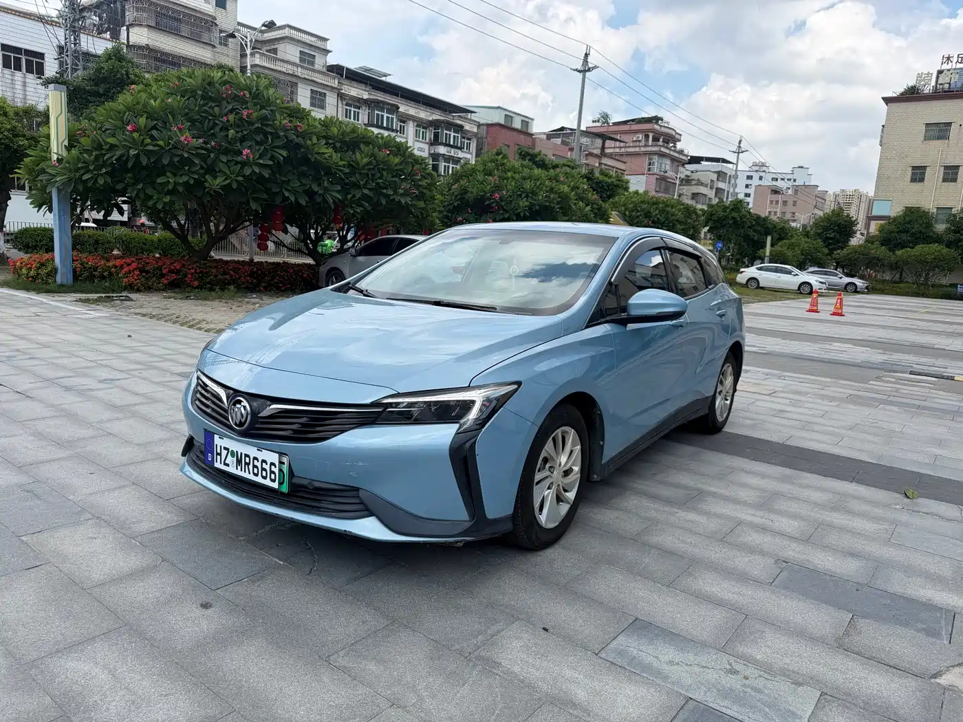 Photo 1 - Buick Velite 6