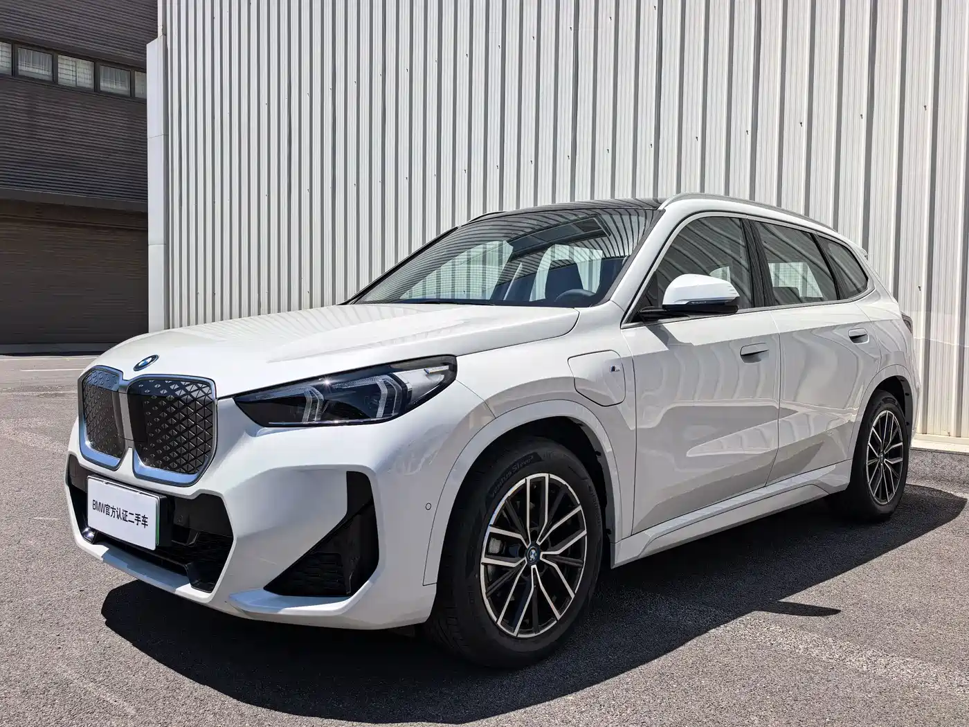 2025 BMW iX1