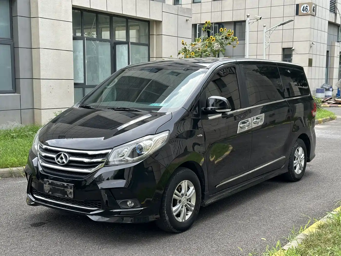 SAIC Maxus Maxus G10 2019 2018 PLUS 2.0T Automatic Elite Edition