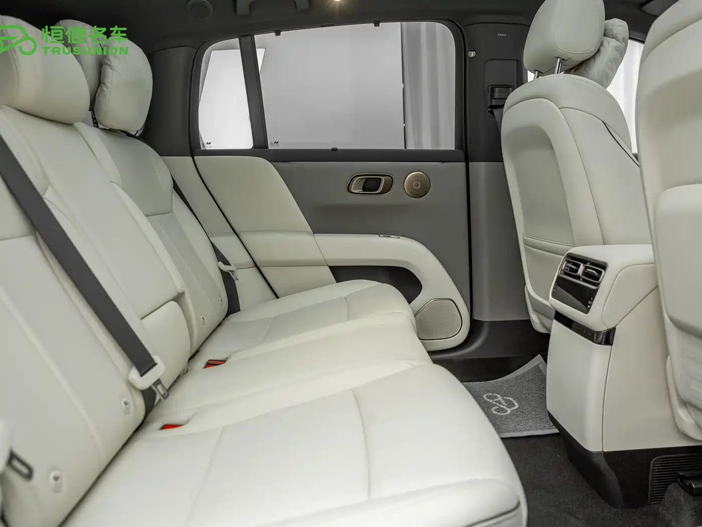 Li Auto i6 2026 2025 2WD Base Model