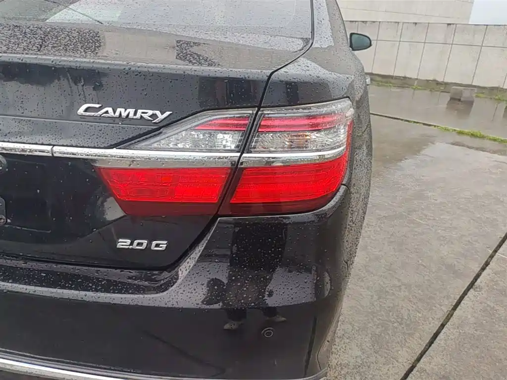 Toyota Camry 2016 2.0G 10th Anniversary Luxury Edition фото 8