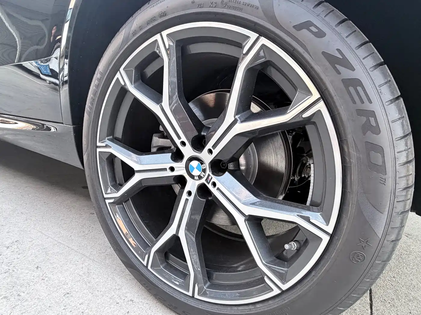 BMW X5 2026 2026 Facelift xDrive 30Li Exclusive M Sport Shadowline Package