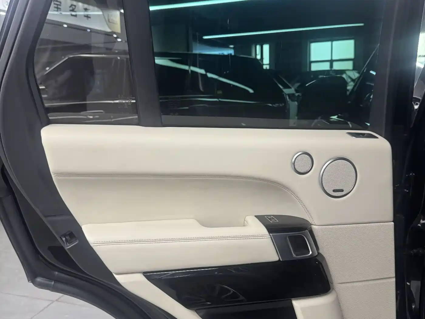 Land Rover Range Rover 2014 3.0 SC V6 Vogue SE фото 15