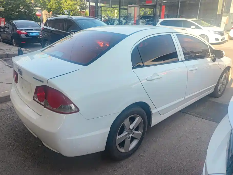 CIIMO CIIMO 2014 2012 1.8L Automatic