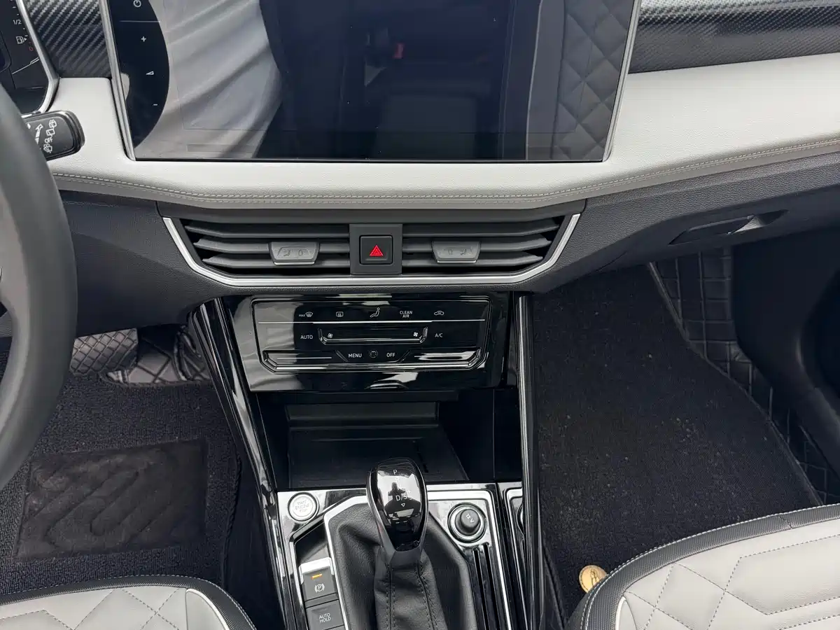 Volkswagen Tayron 2023 330TSI 2WD Luxury Plus Advanced Edition фото 13