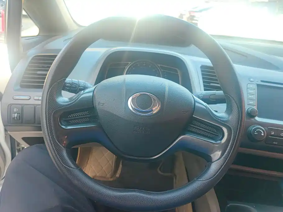 CIIMO CIIMO 2014 2012 1.8L Automatic
