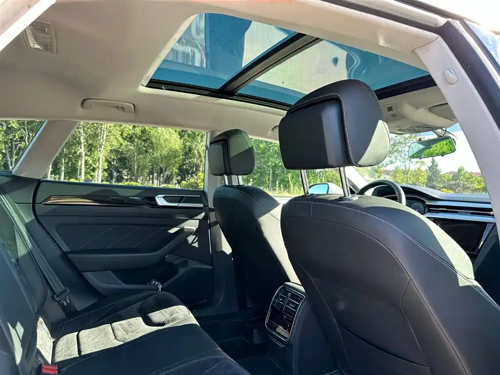 Volkswagen FAW-Volkswagen CC 2021 Shooting Brake 330TSI Hunter Edition фото 21