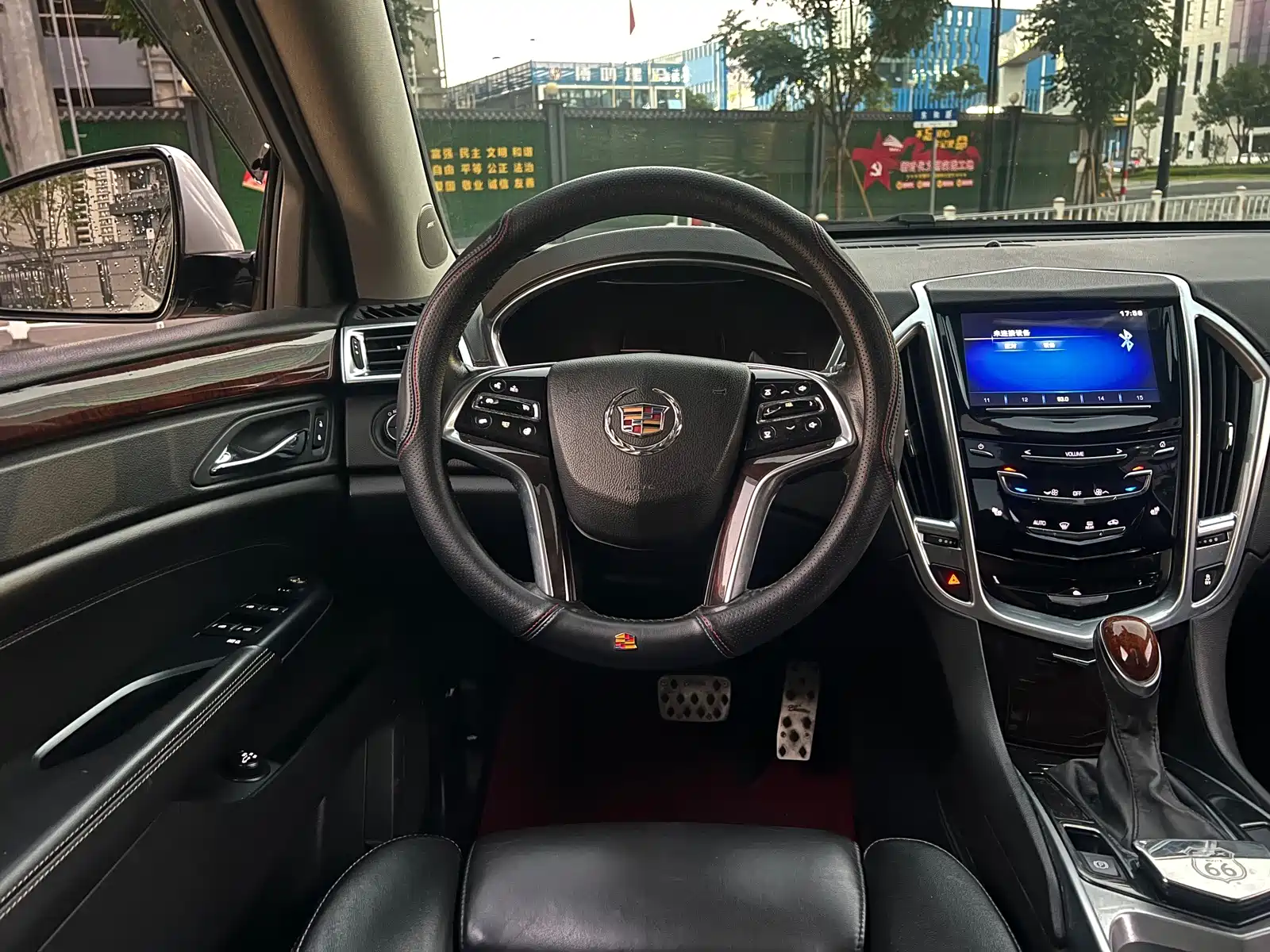 Фото 9 - Cadillac SRX