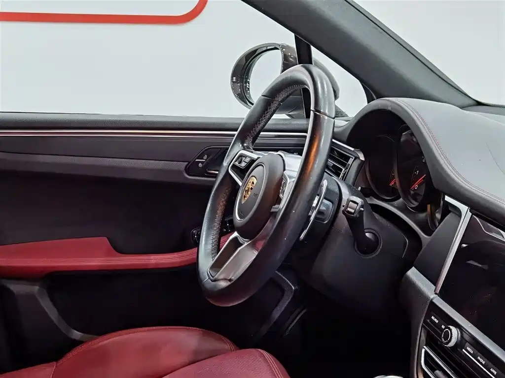 Porsche Macan 2021 Macan 2.0T фото 22