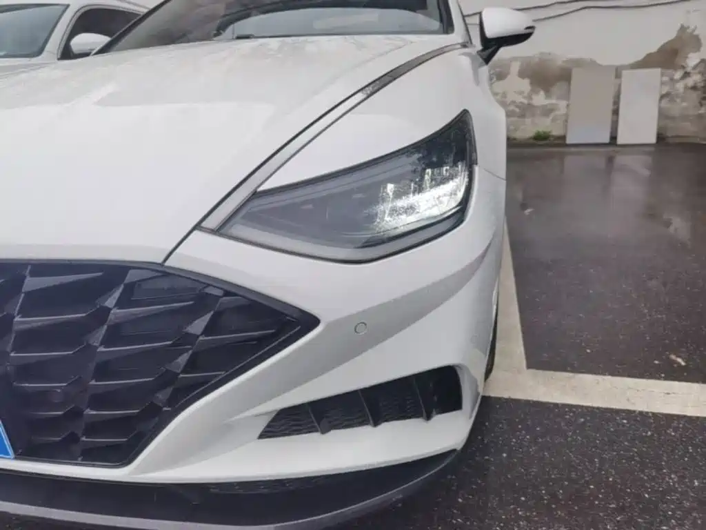 Фото 24 - Hyundai Sonata