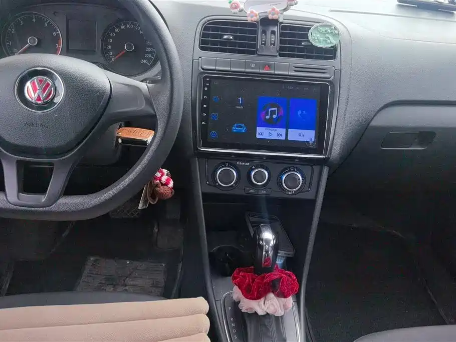 Volkswagen Polo 2016 1.4L Automatic Trend фото 13