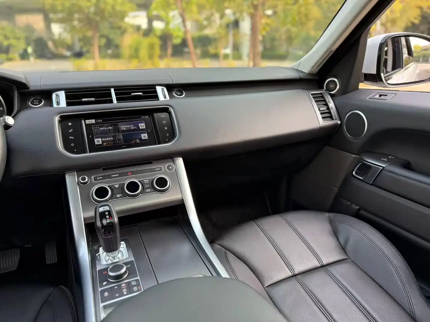 Land Rover Range Rover Sport 2017 3.0 SC V6 SE фото 9