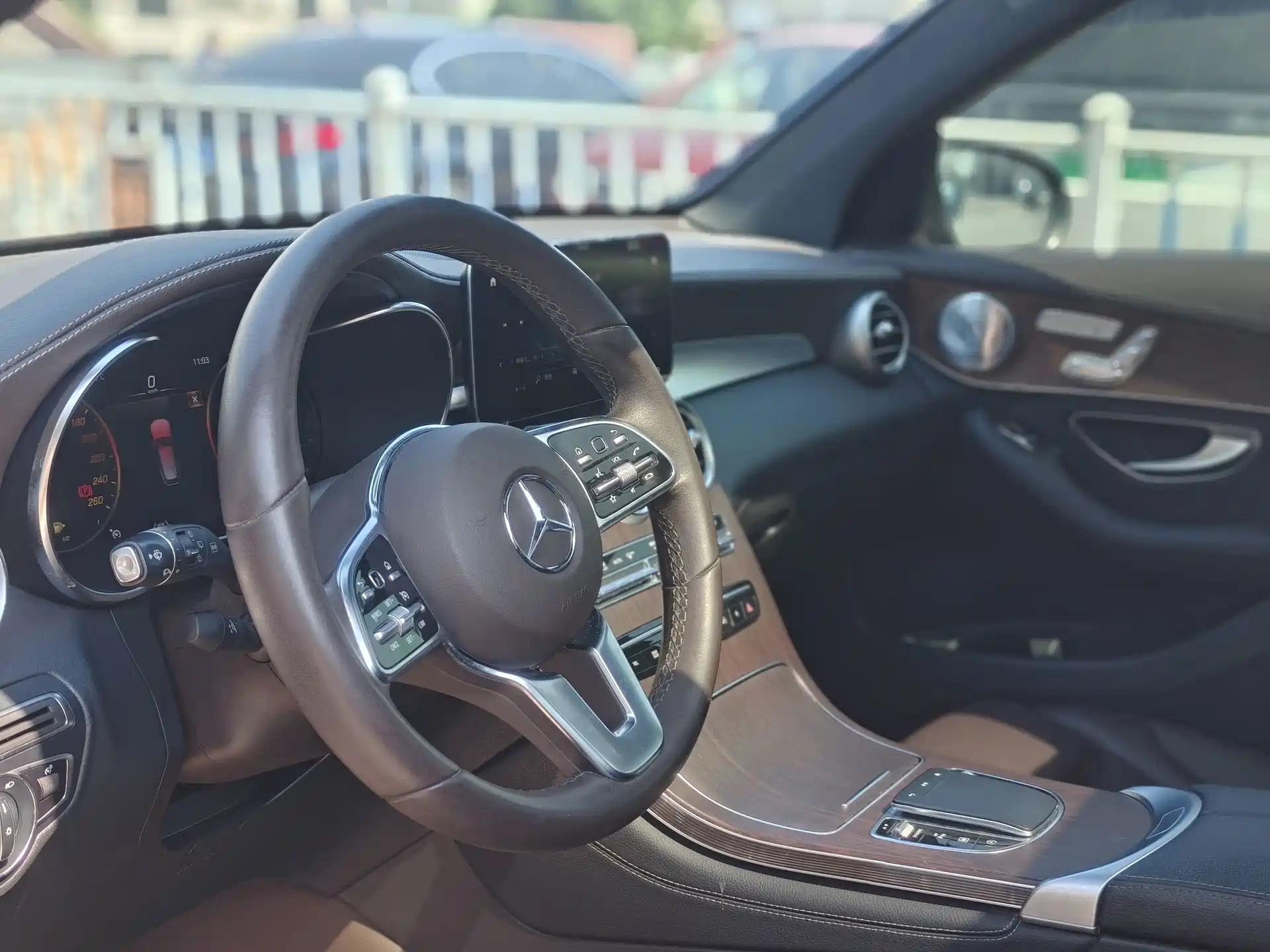 Фото 4 - Mercedes-Benz GLC