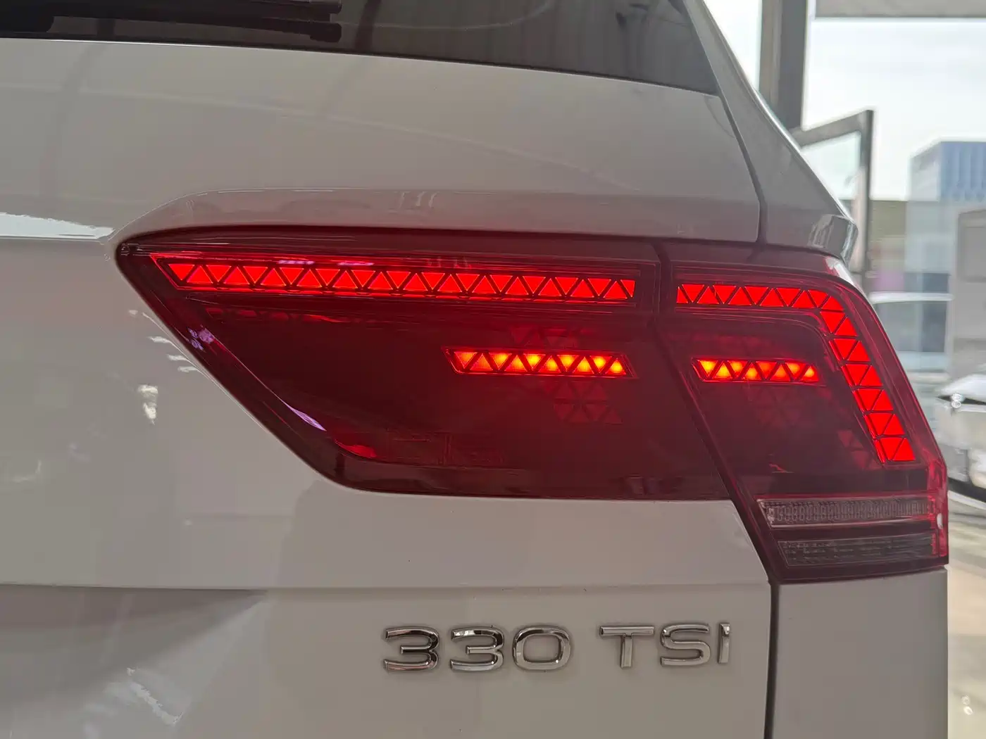 Volkswagen Tiguan L 2021 330TSI Automatic 2WD R-Line Flagship фото 8