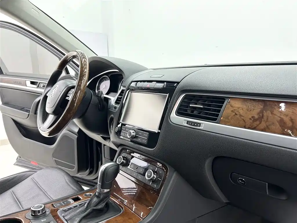 Volkswagen Touareg 2011 3.0TSI Premium фото 9