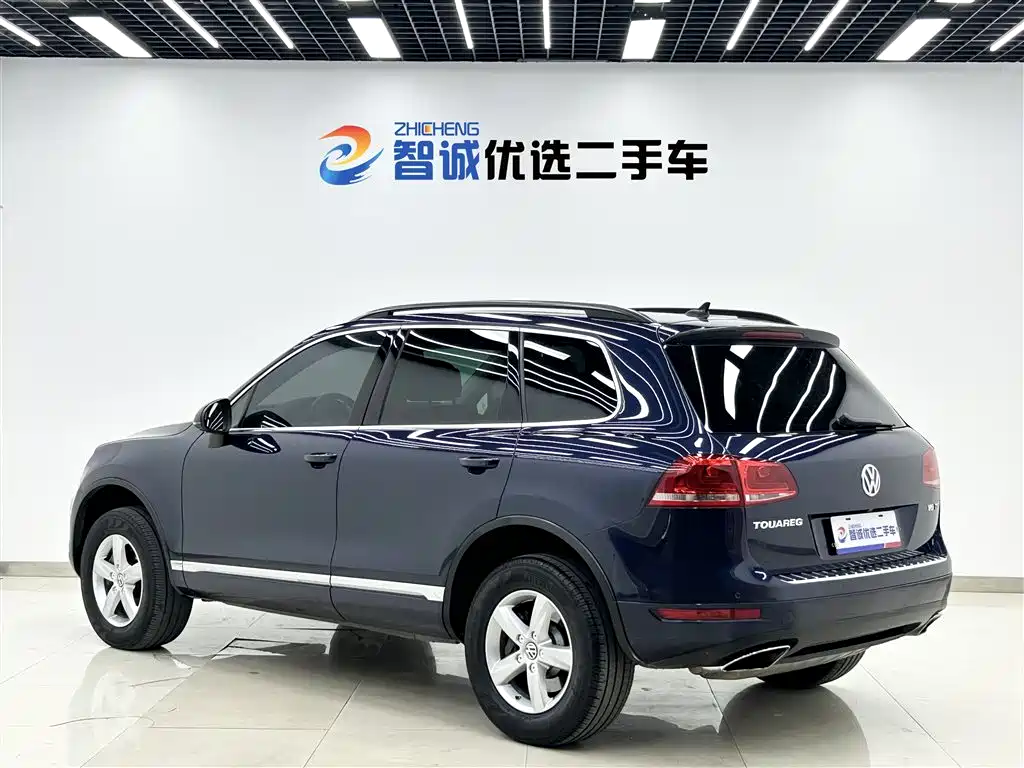 Volkswagen Touareg 2011 3.0TSI Premium фото 23