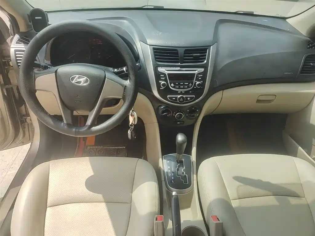 Hyundai Verna 2016 1.4L Automatic Smart GLS фото 10