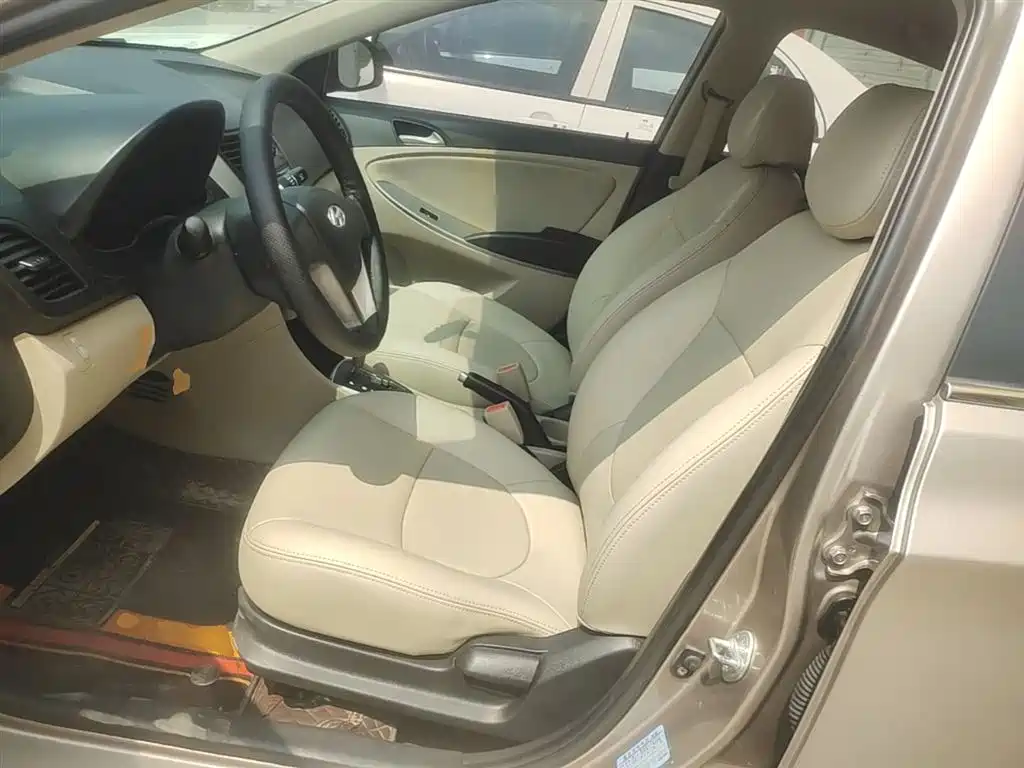 Hyundai Verna 2016 1.4L Automatic Smart GLS фото 15
