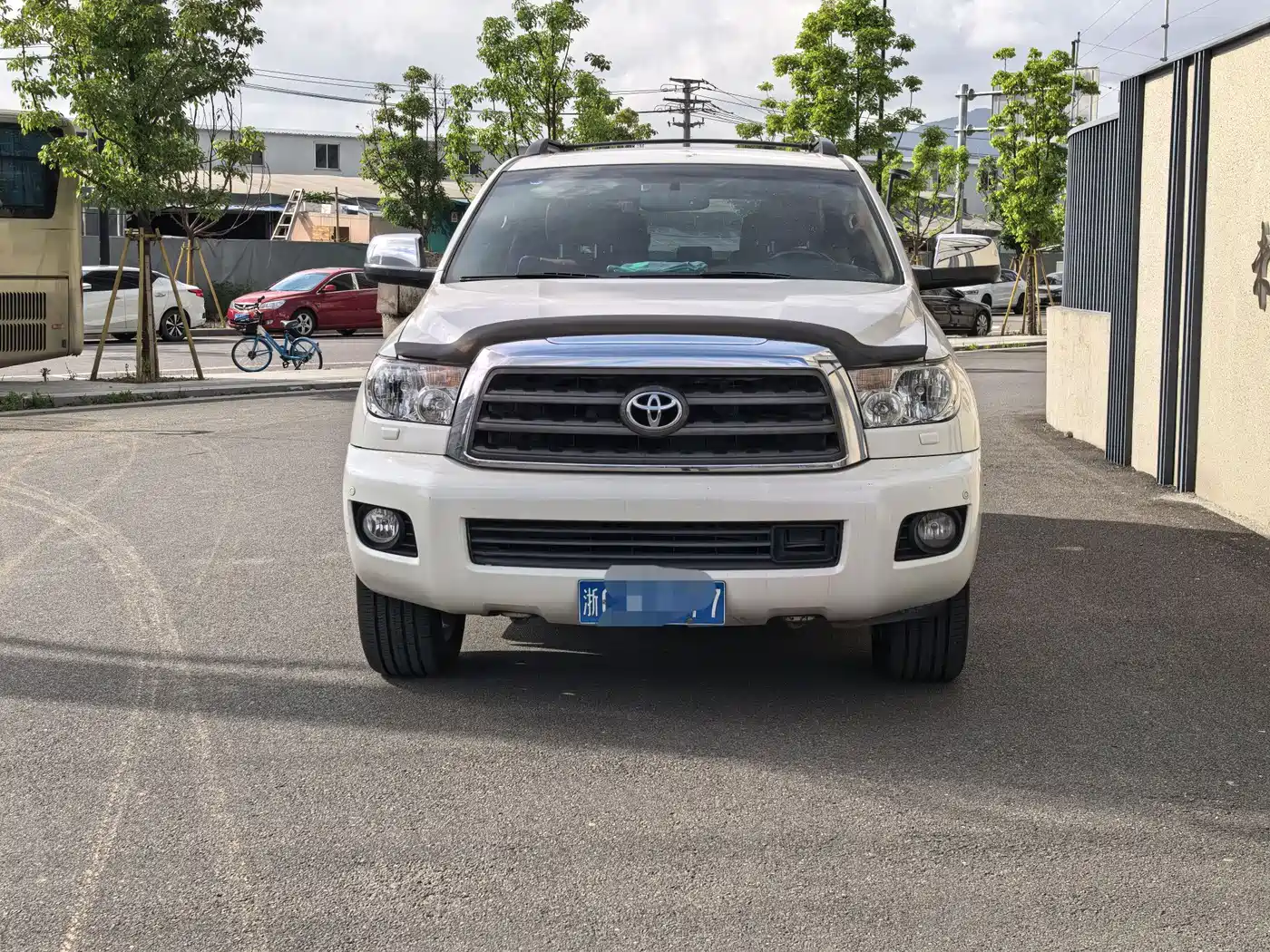 Toyota Sequoia 2010 5.7 Platinum Edition фото 2