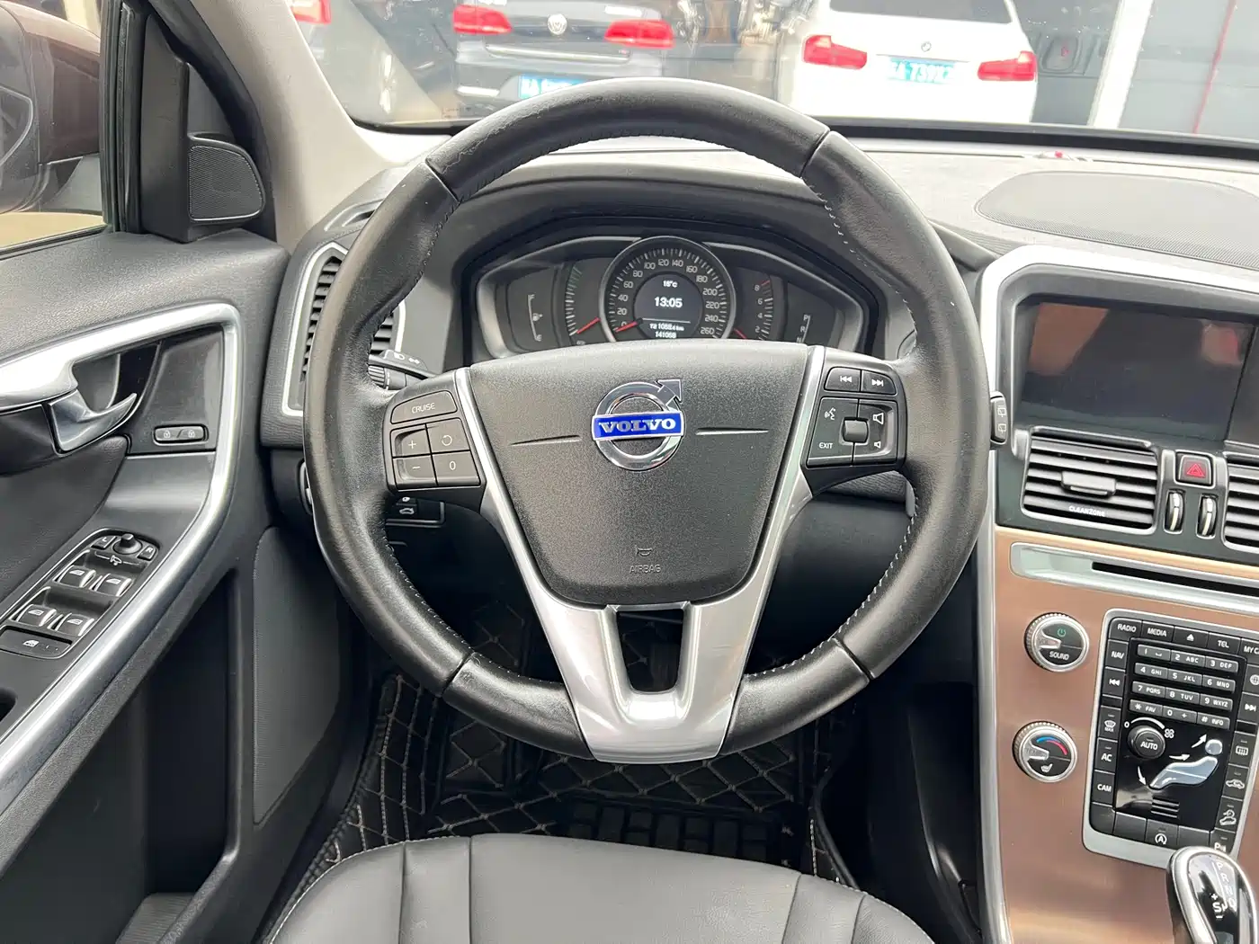 Фото 14 - Volvo XC60