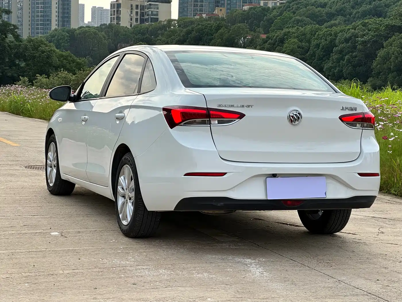 Photo 11 - Buick Excelle
