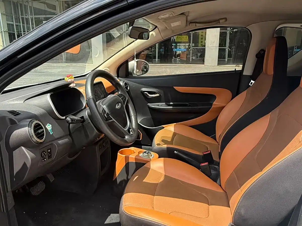 QQ New Energy Little Ant 2019 2018 400 4-Seater Premium Smart Edition
