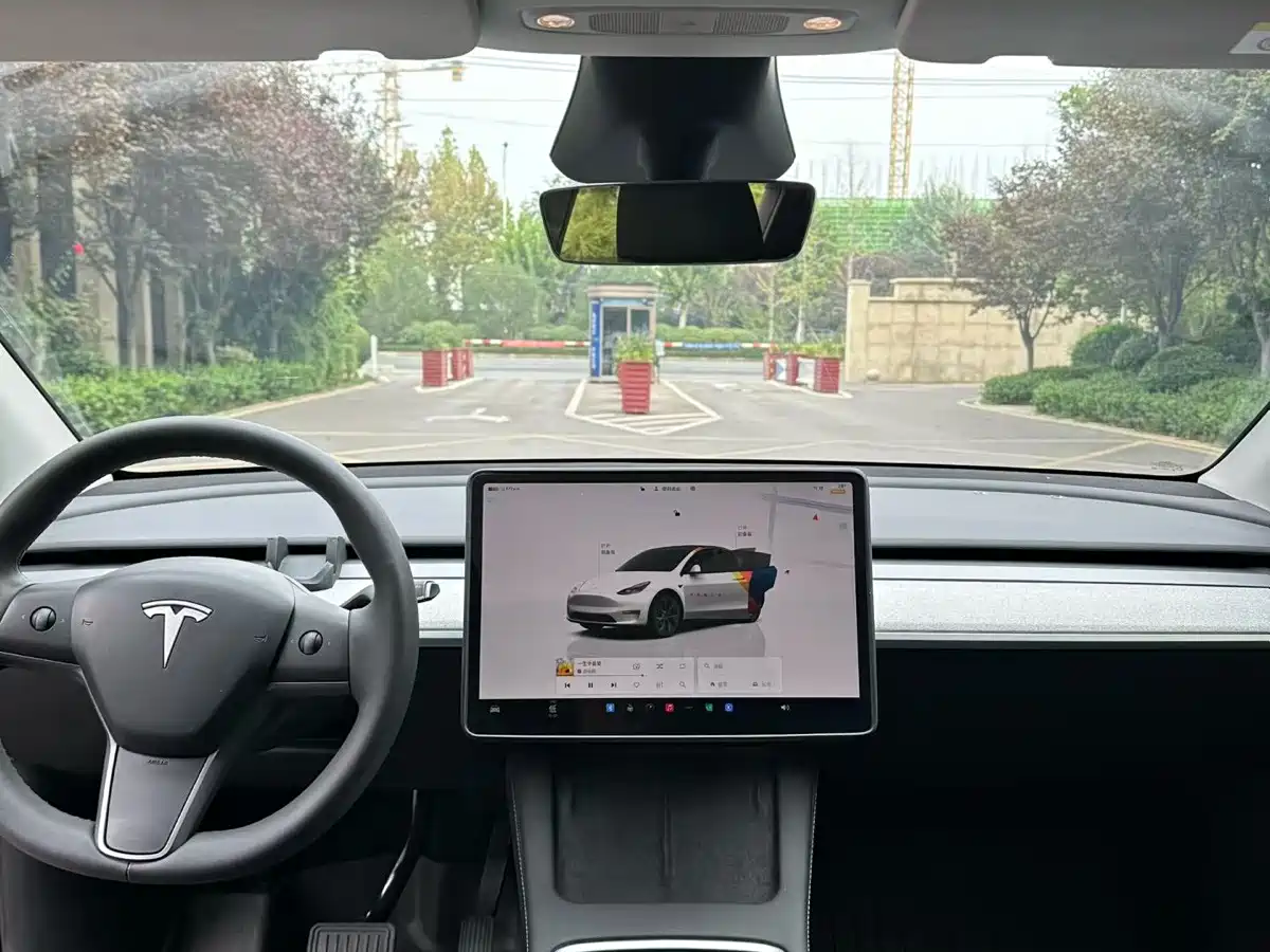 Фото 9 - Tesla Model Y