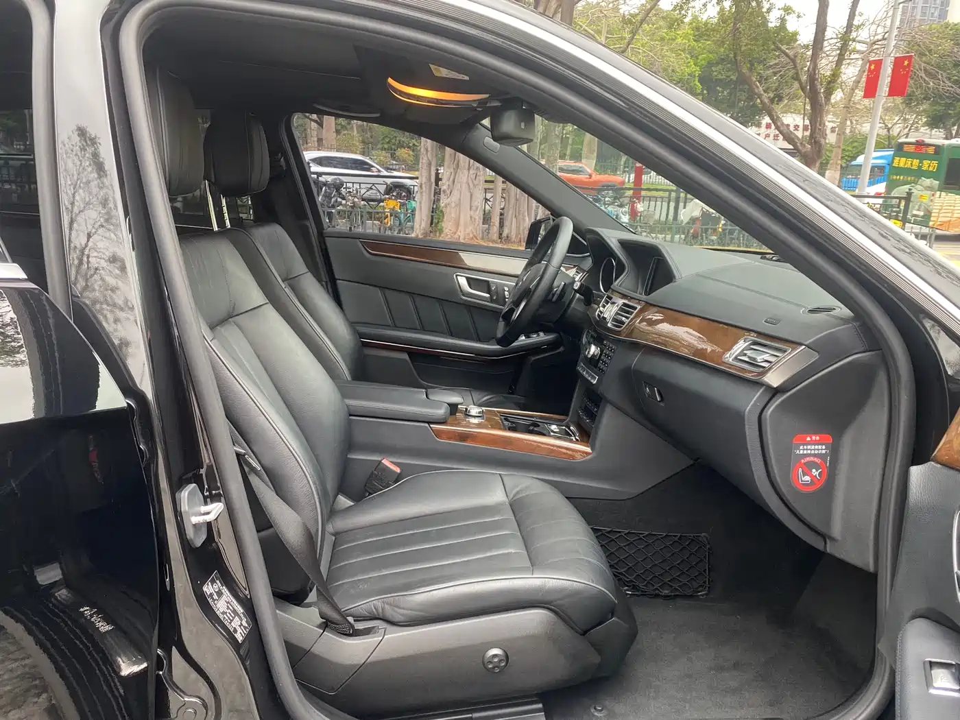Mercedes-Benz E-Class 2015 E 320 L Luxury 4MATIC фото 10