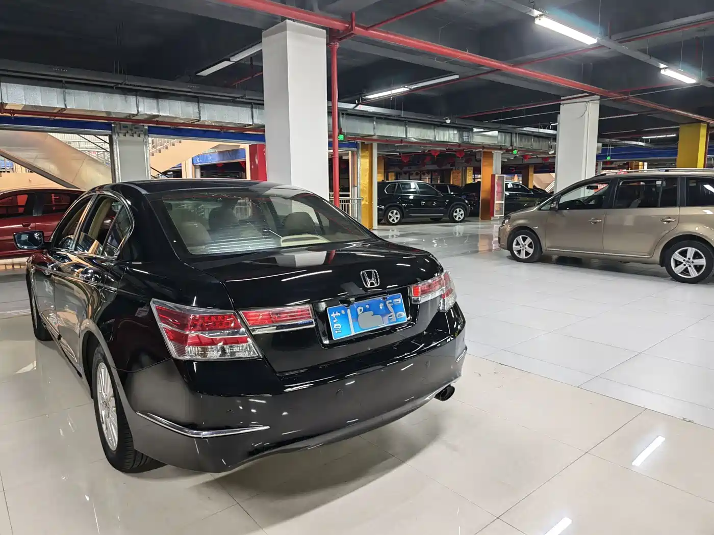 Фото 9 - Honda Accord