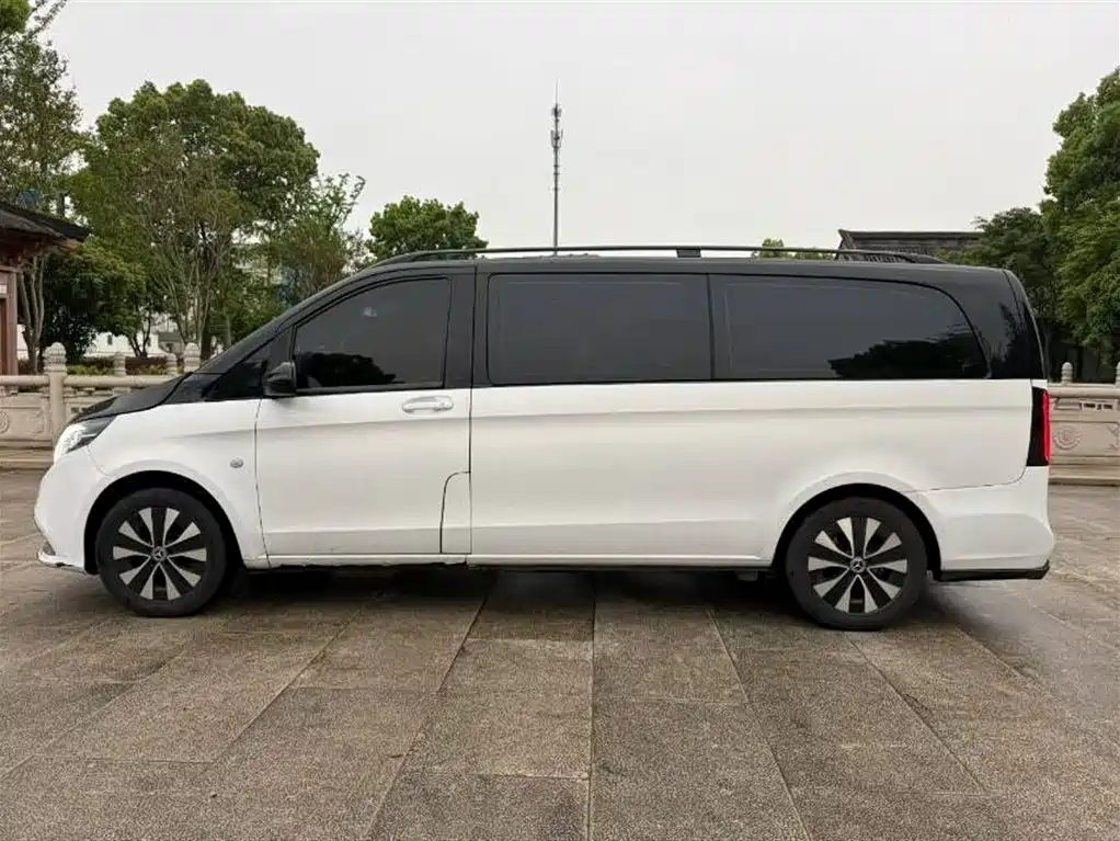 Mercedes-Benz Vito 2021 2.0T Elite 7-Seater фото 9