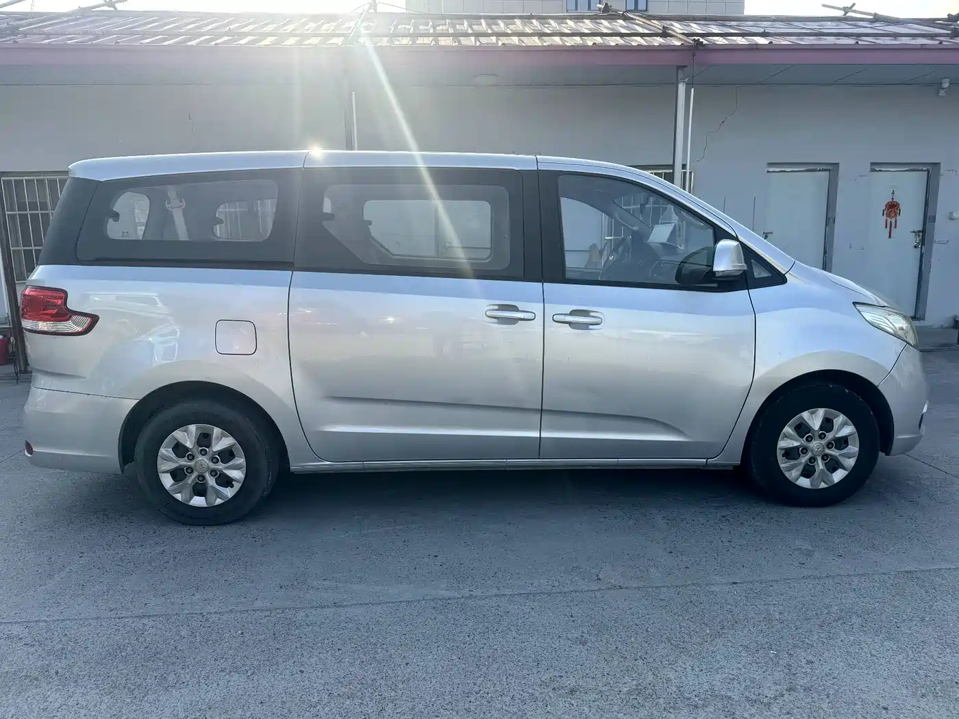 SAIC Maxus Maxus G10 2014 2.4L Manual Elite Edition фото 7