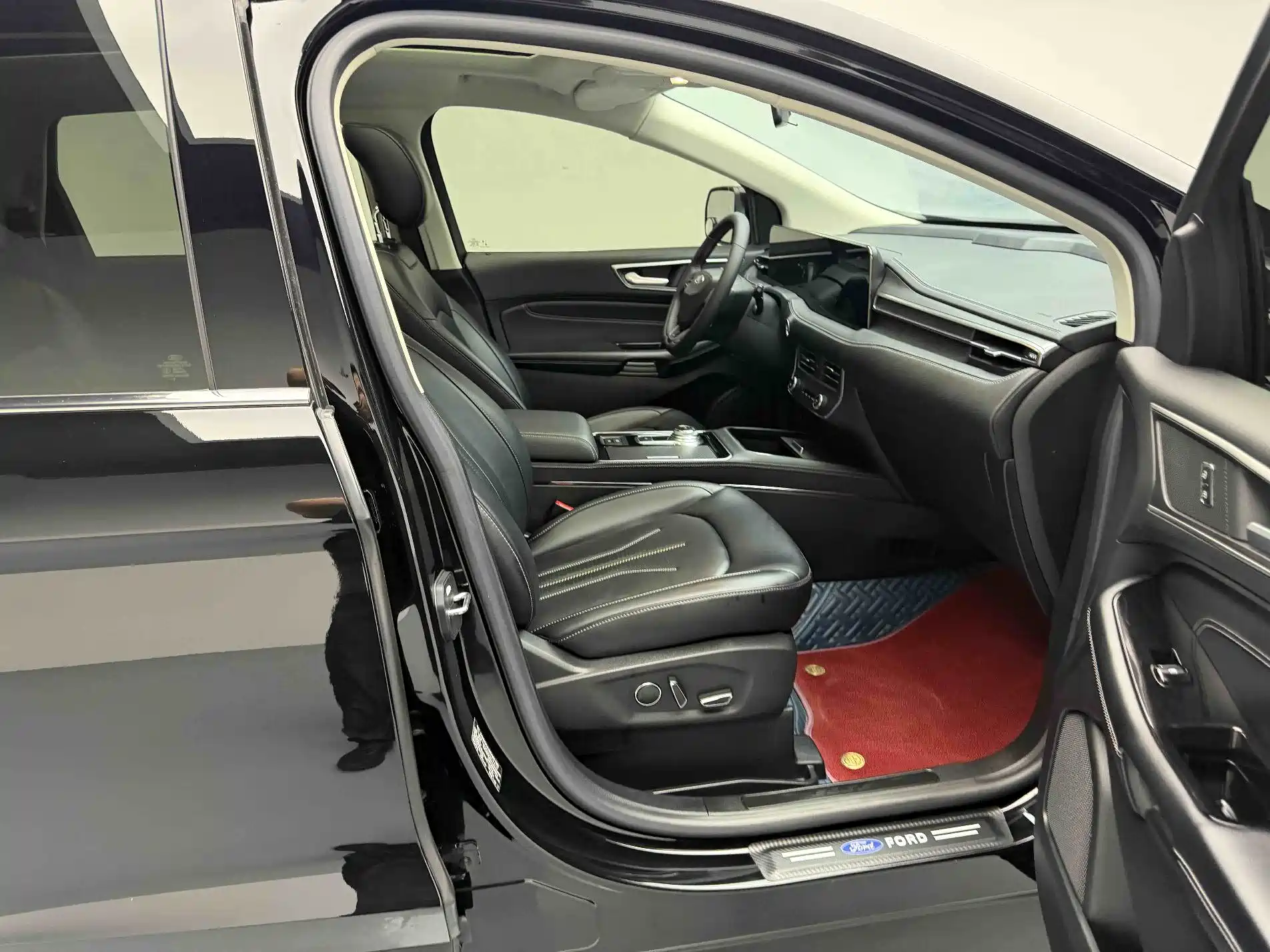 Фото 17 - Ford Edge