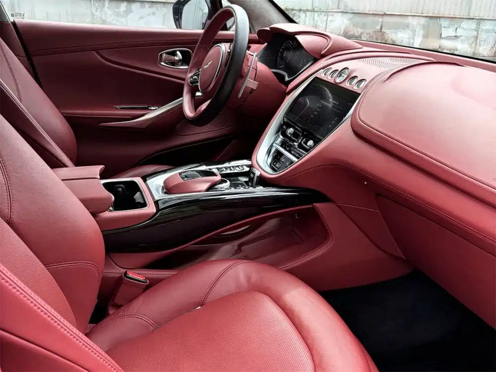 Aston Martin DBX 2021 2020 4.0T V8