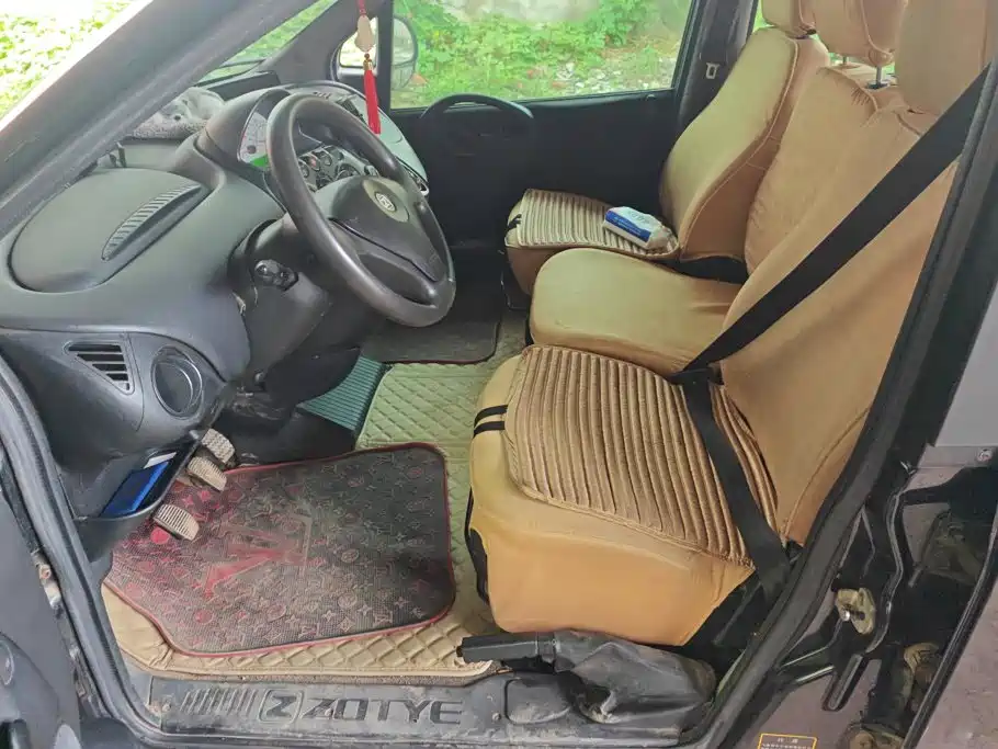 Zotye M300 2015 2010 Model 1.6L Bi-Fuel Standard 6-Seater
