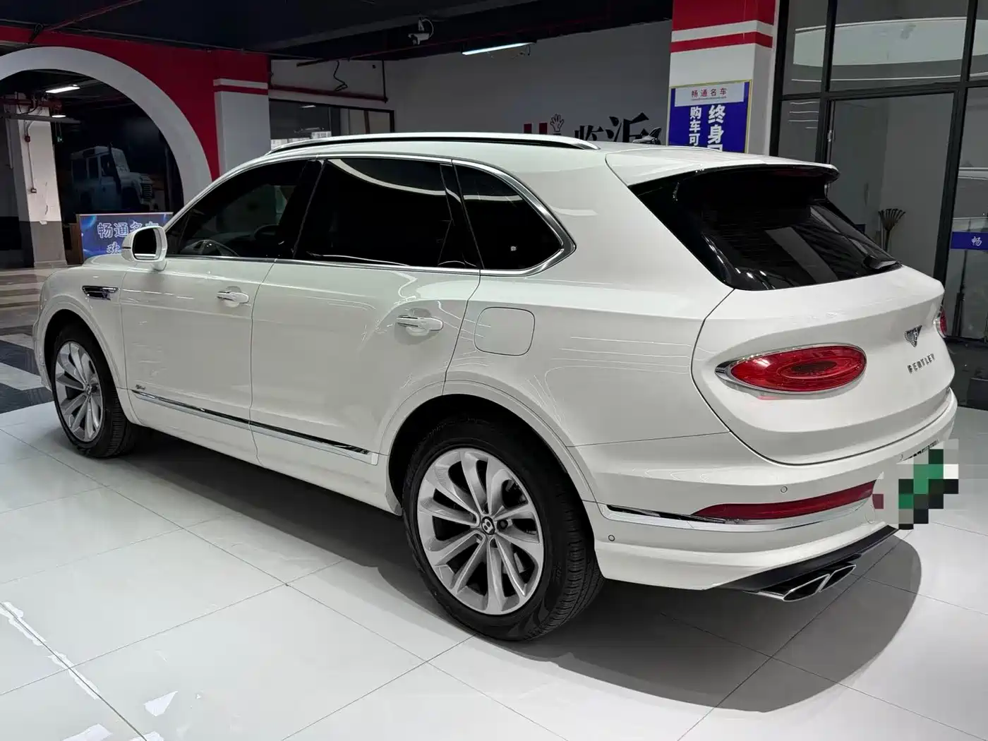 BENTLEY TIMYUE PLUG-IN HYBRID