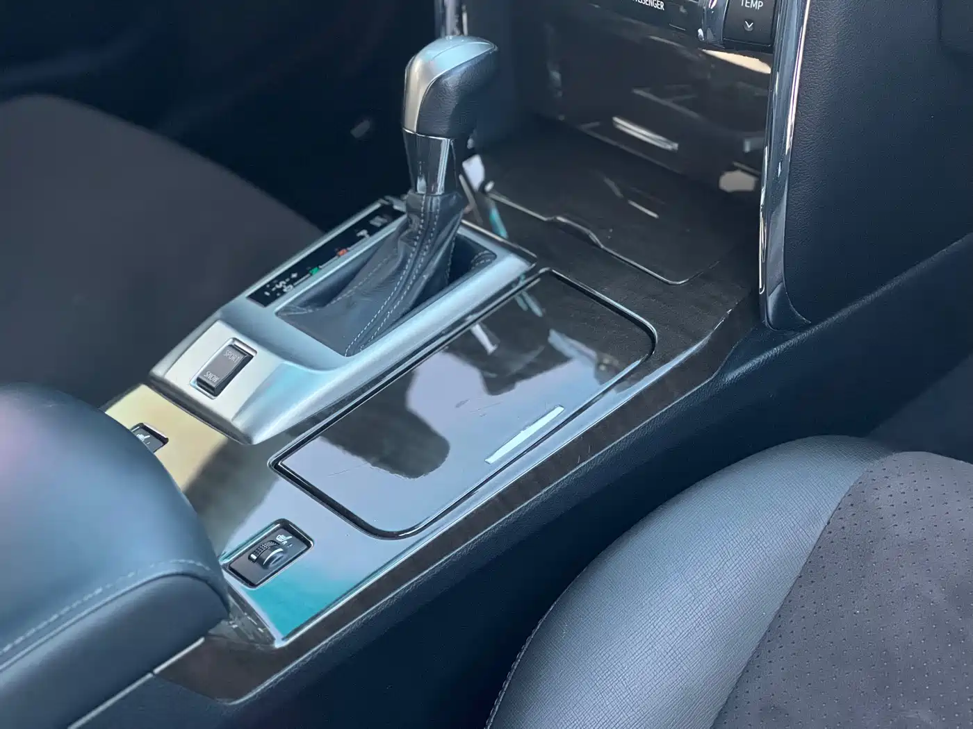 Toyota Reiz 2013 2.5V Premium Edition фото 6