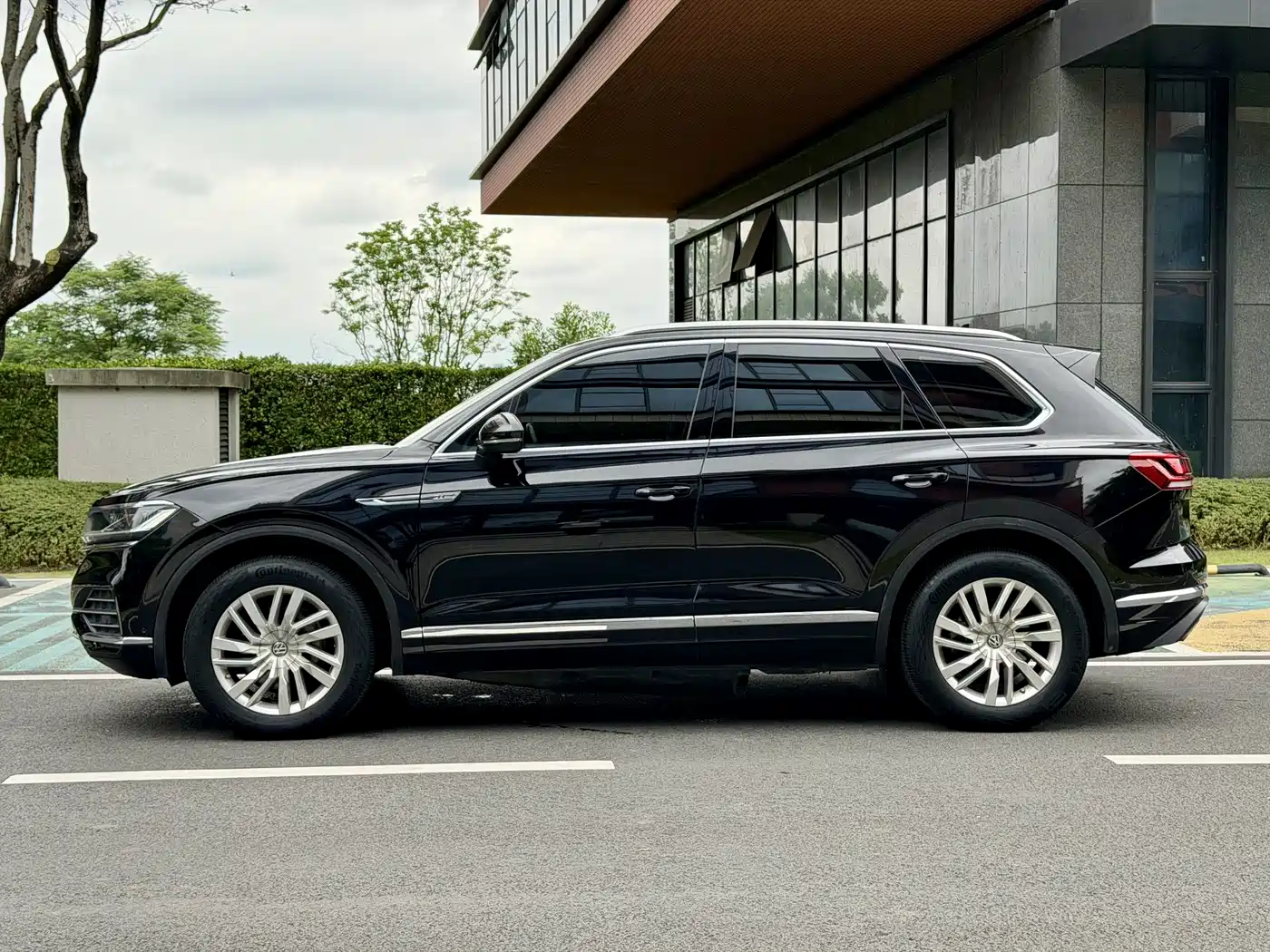 Volkswagen Touareg 2019 2.0TSI Sharp Wing Edition China VI фото 5
