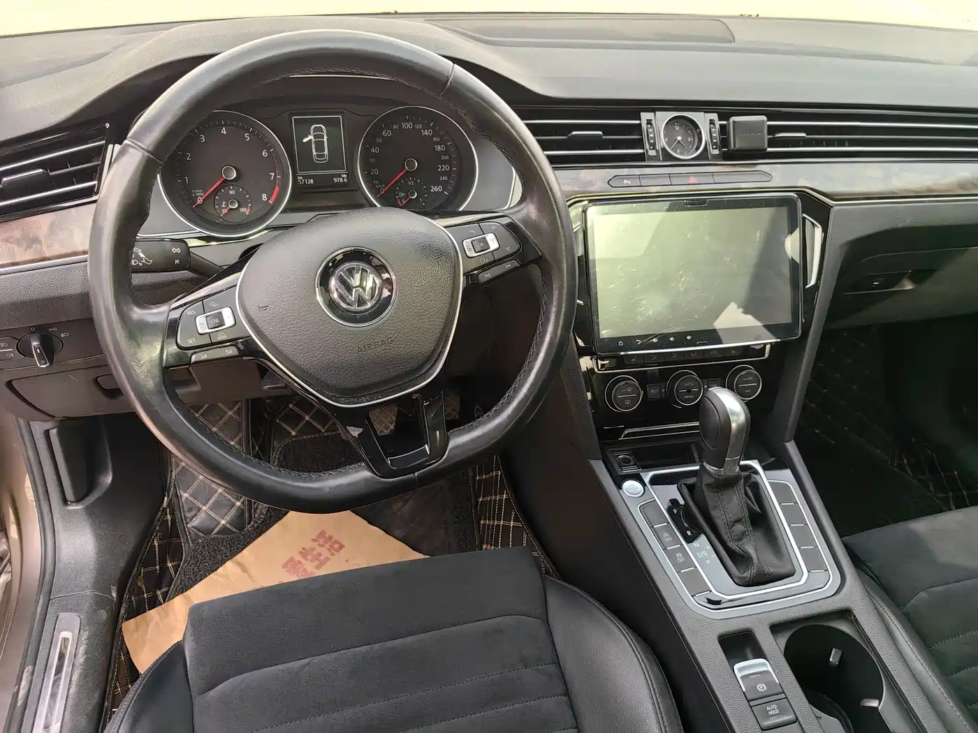 Volkswagen Magotan 2017 330TSI DSG Luxury фото 7
