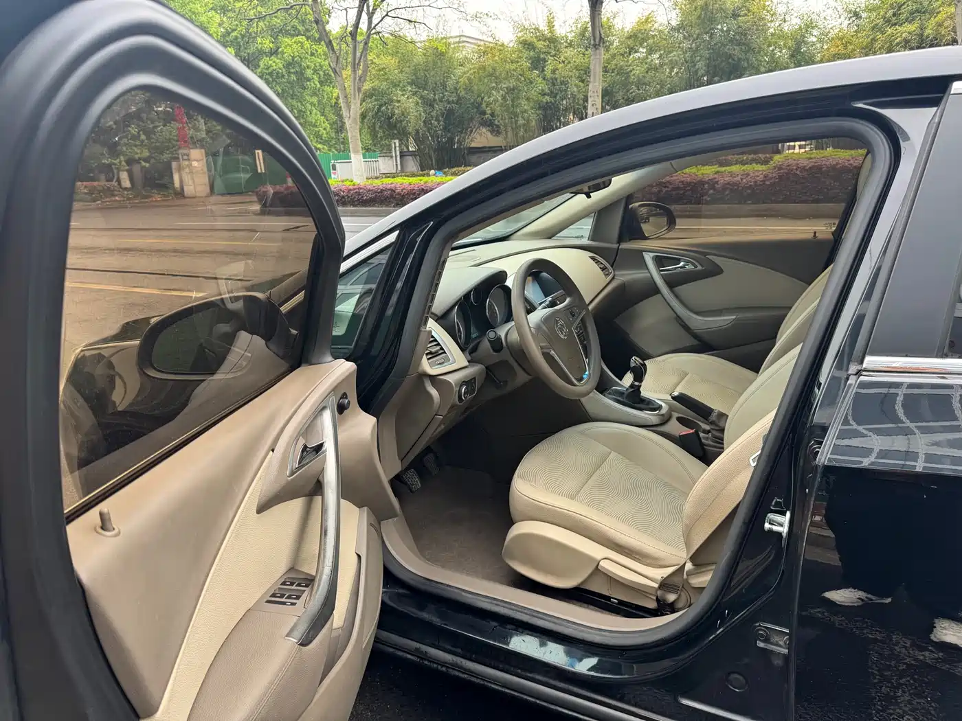 Buick Excelle 2013 Model GT 1.6L Manual Progressive фото 8