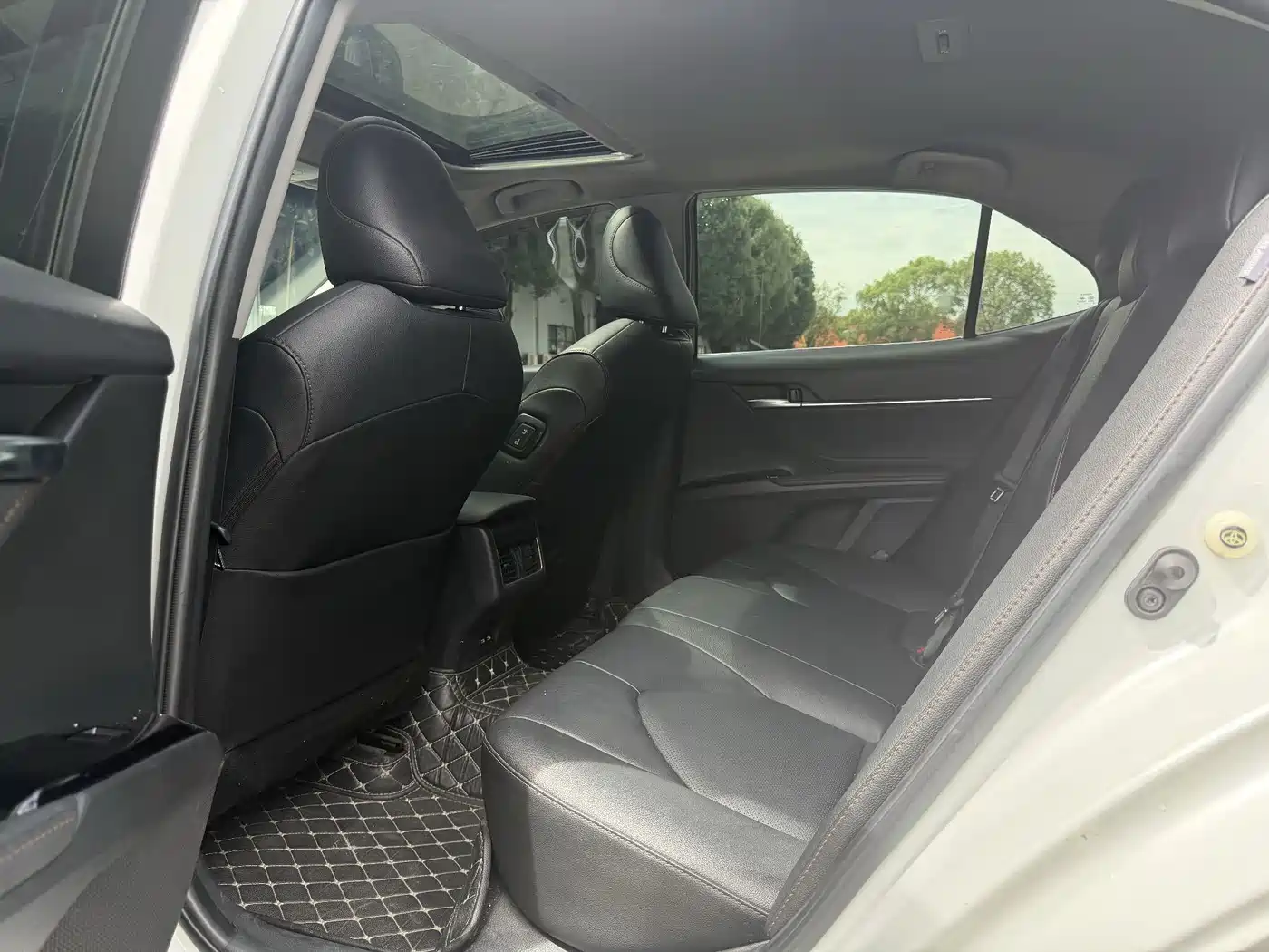 Toyota Camry 2021 2.0G Luxury Edition фото 15