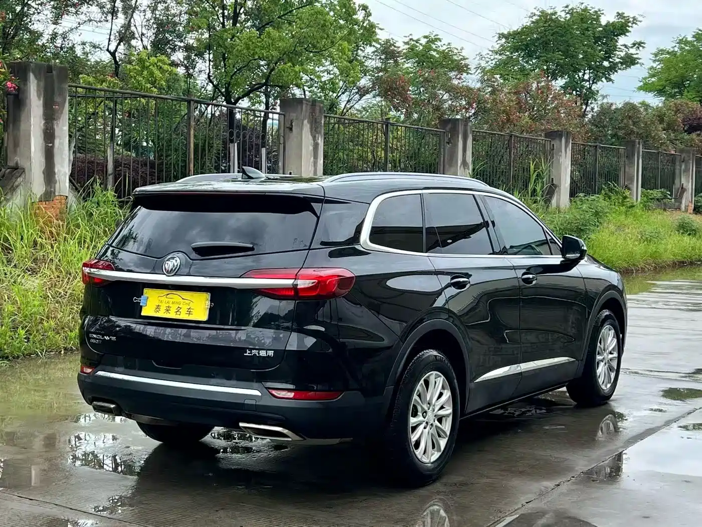 Фото 9 - Buick Enclave