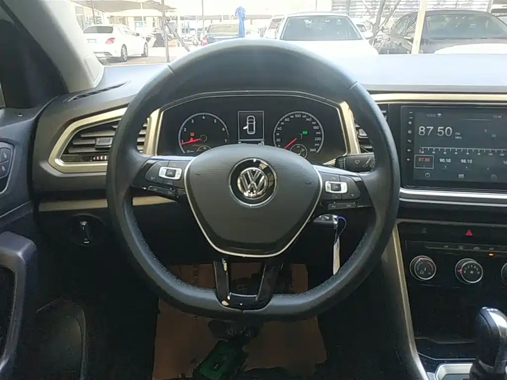 Volkswagen T-ROC 2018 230TSI DSG 2WD Progressive China V фото 11