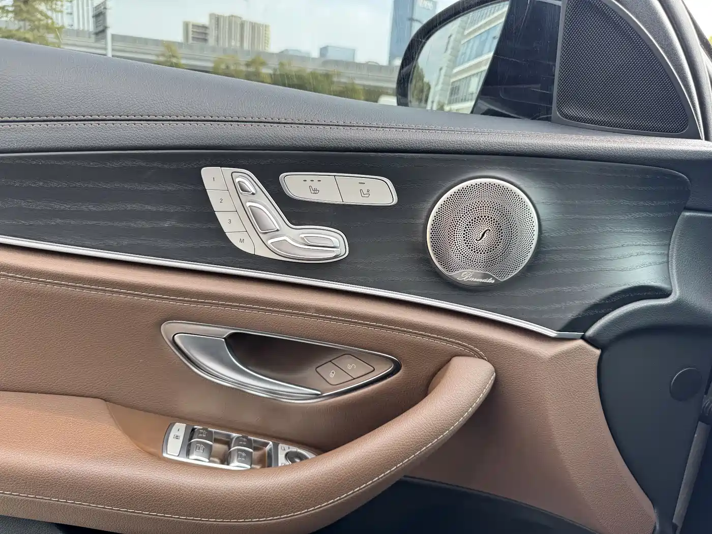 Mercedes-Benz E-Class 2022 E 300 L Sport Luxury фото 4