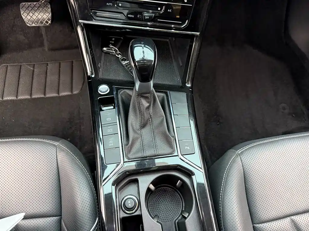 Volkswagen Passat 2024 330TSI Elite Edition фото 10