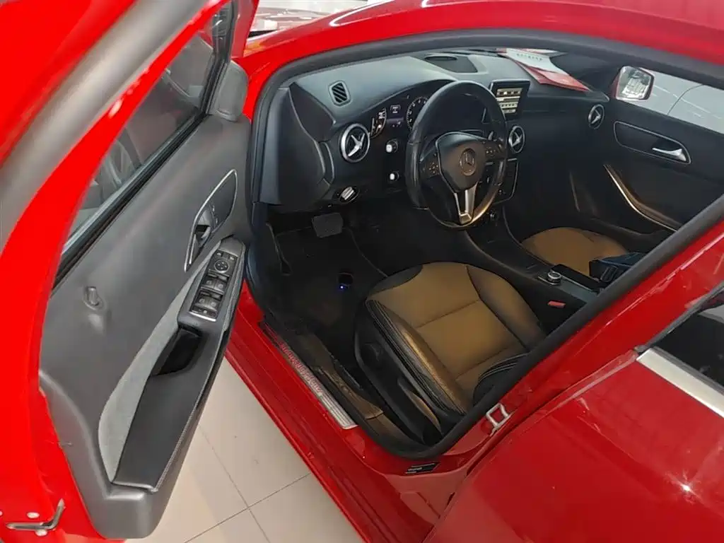Mercedes-Benz A-Class (Import) 2015 A 180 Standard фото 16