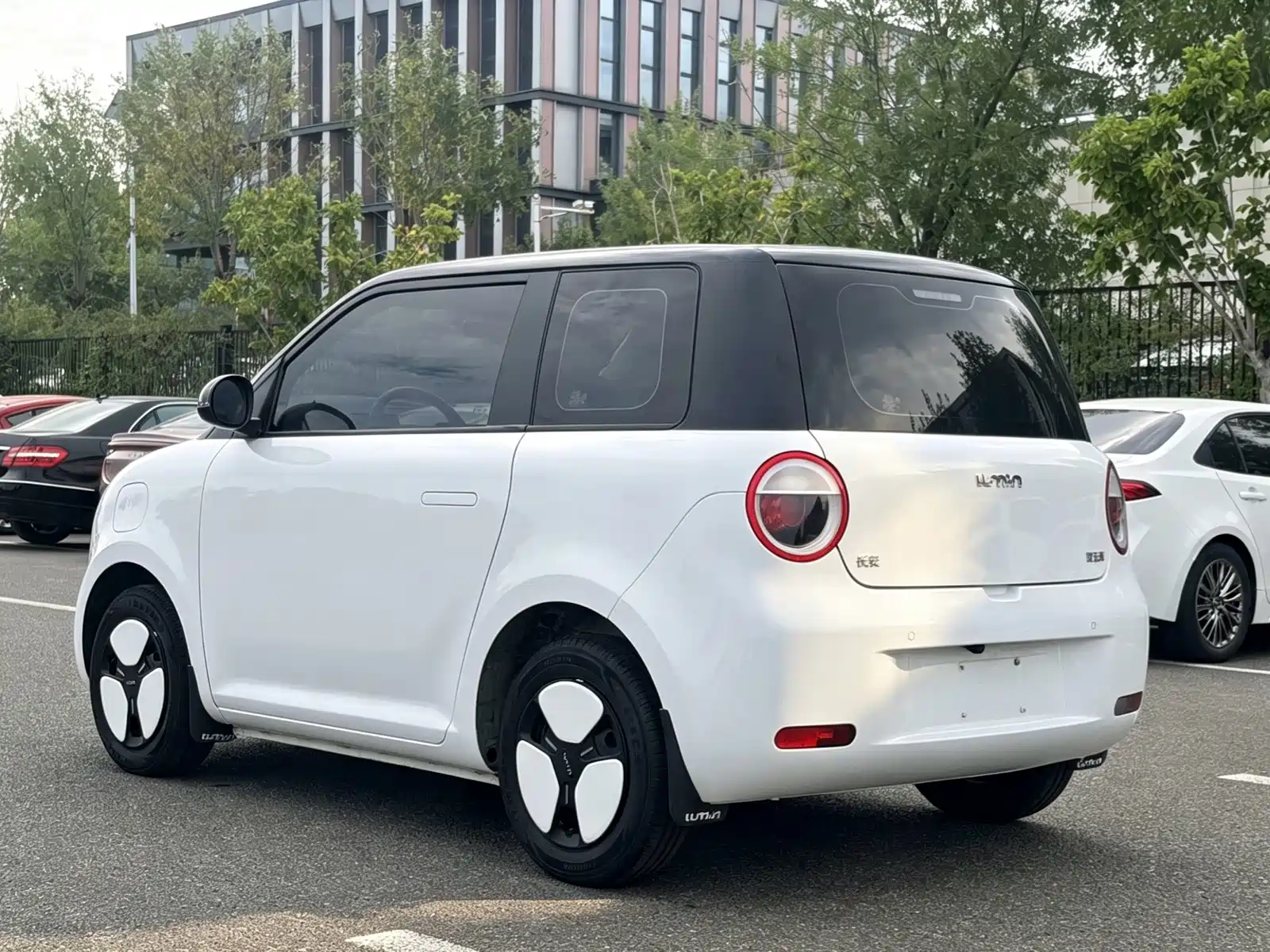 Фото 7 - Changan Lumin