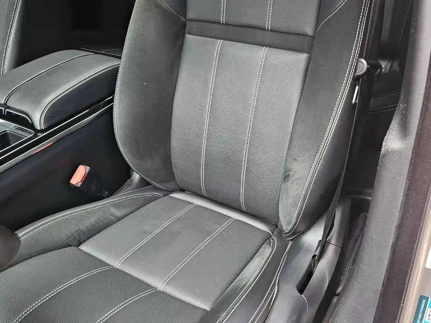 Фото 8 - Land Rover Range Rover Velar