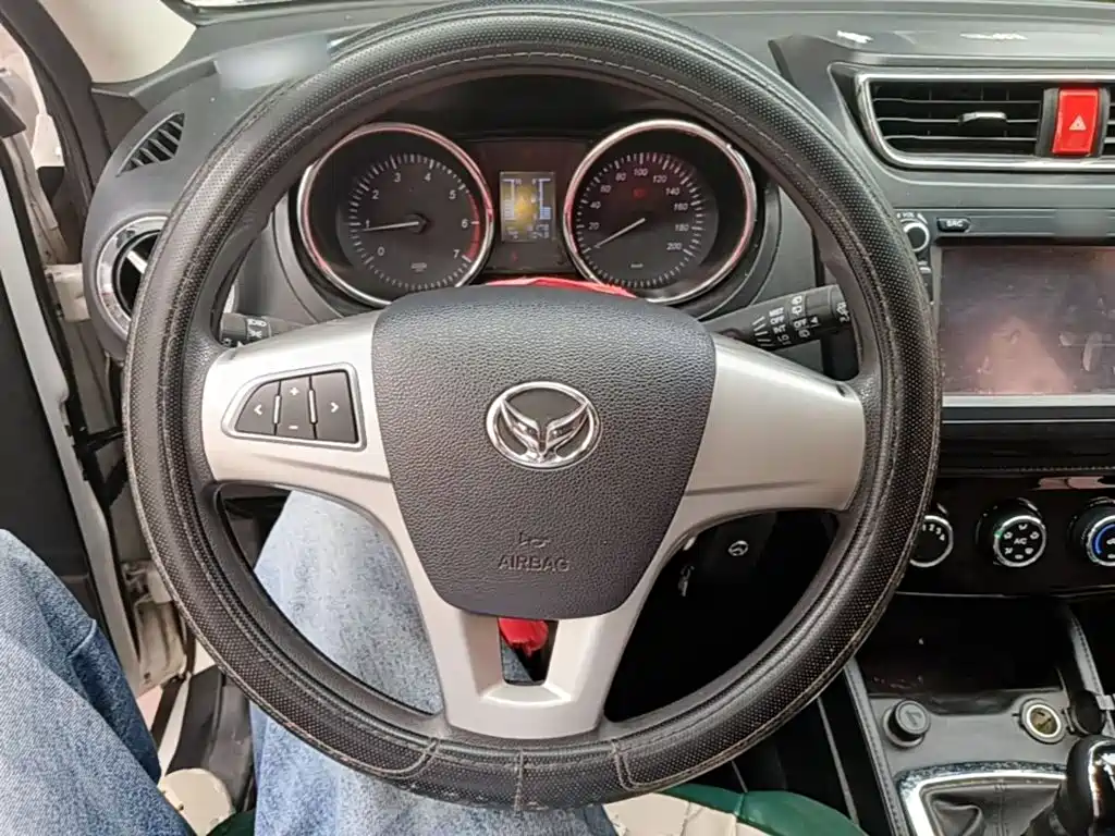 BAIC Huansu S3 2017 2017 1.5L Manual Luxury