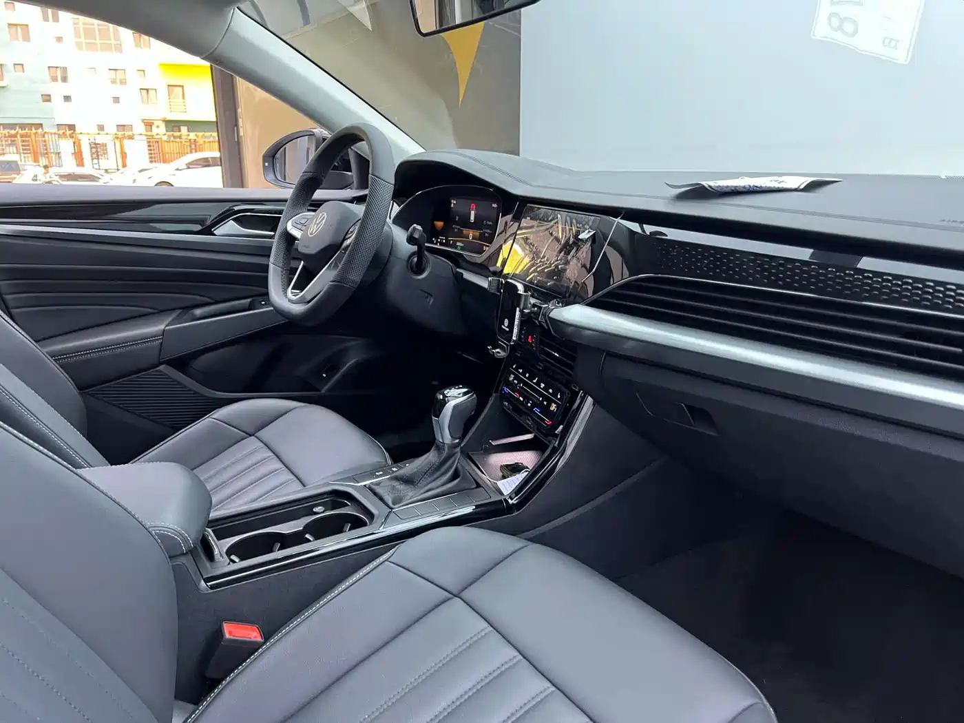 Volkswagen Passat 2022 280TSI Business Edition фото 18